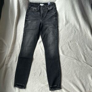 🫐 2 FOR $35! Good American black jeans, stretchy, sexy